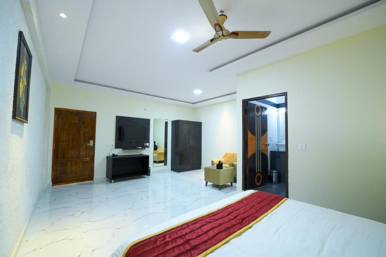 Hotel Cn Windsor Chikmagaluru Esterno foto